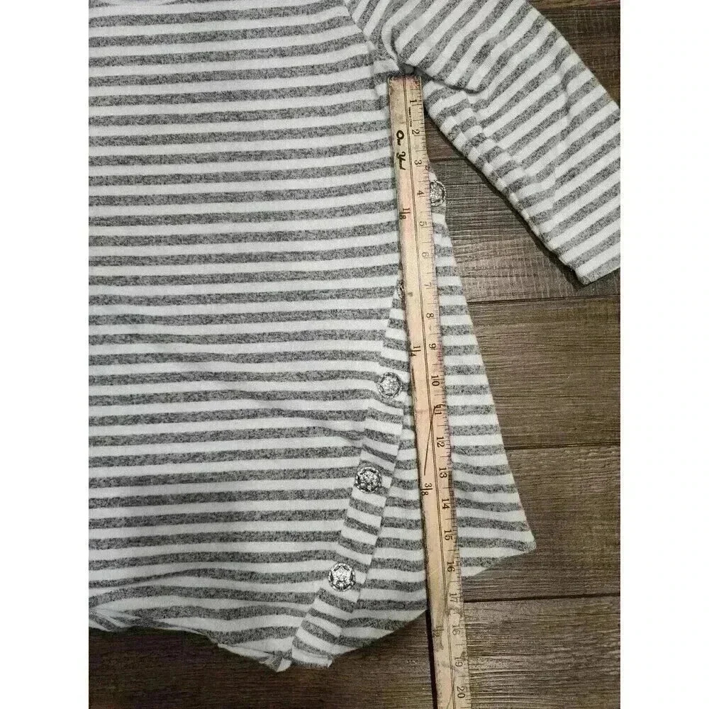 Retrology Grey White striped scoop neck 3/4 sleeves Rhinest buttons stretch Med - Picture 6 of 7